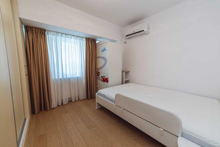 Apartament cu 4 camere decomandat în Unirii