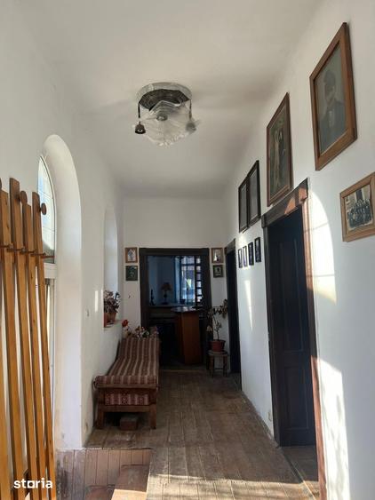 Casă cu 4 camere cu Teren 360 Mp în Central