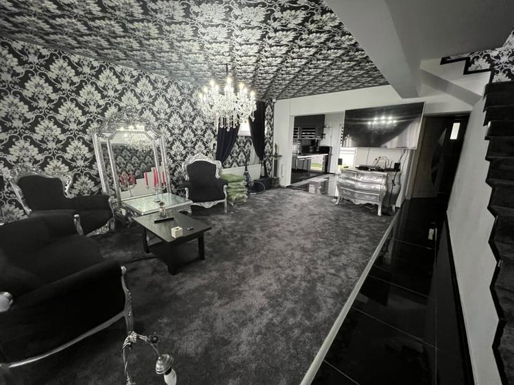 Triplex dispus pe 3 nivele, zona Teilor cu garaj subteran - 1