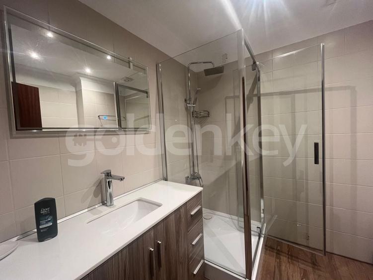 Apartament cu 3 camere decomandat, mobilat în Primăverii