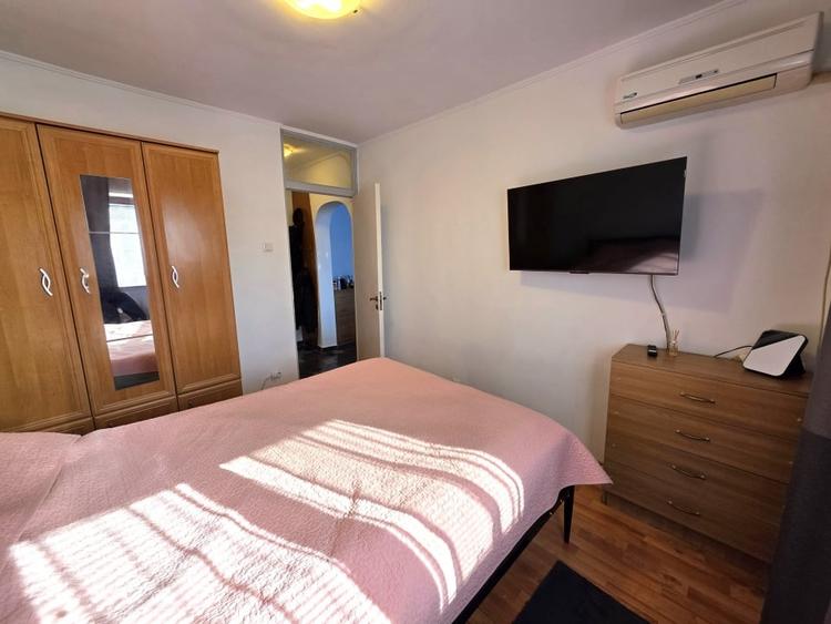 Apartament cu 4 camere semidecomandat în Brâncoveanu