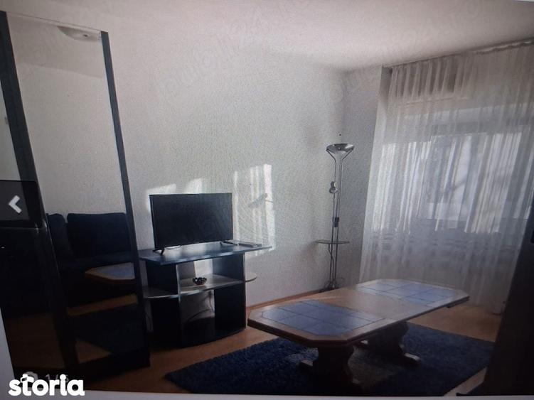Garsonieră decomandată în Tei