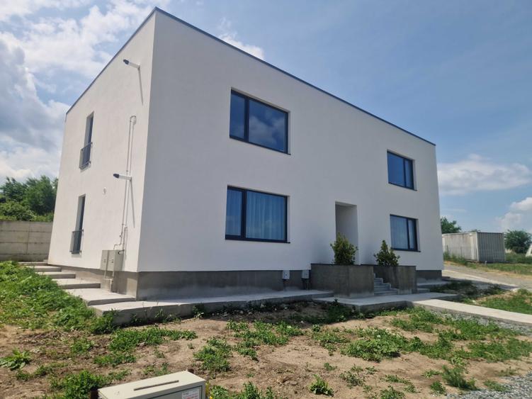 Inchiriez apartamente 2 camere in Valea Adanca - 1