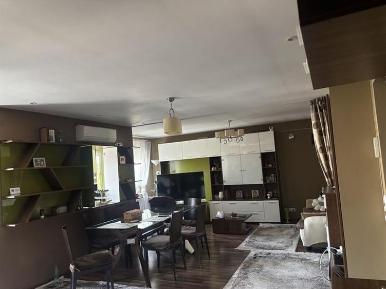 Apartament cu 3 camere decomandat, mobilat în Brazda lui Novac