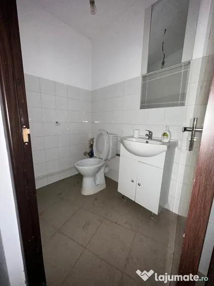 Spațiu comercial, de 44 mp, în P-ța Universității