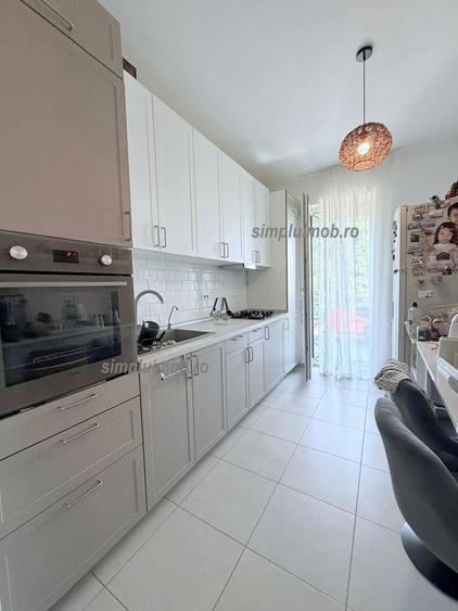 Apartament cu 2 camere decomandat, mobilat în Central