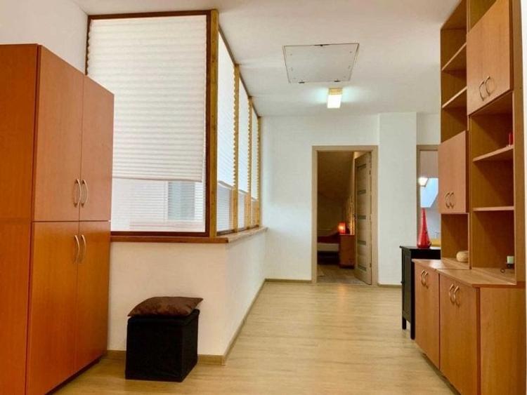 Apartament cu 3 camere decomandat, mobilat în Colentina
