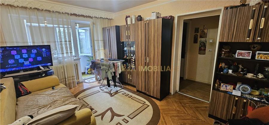 Apartament cu 4 camere semidecomandat, mobilat în Mănăștur