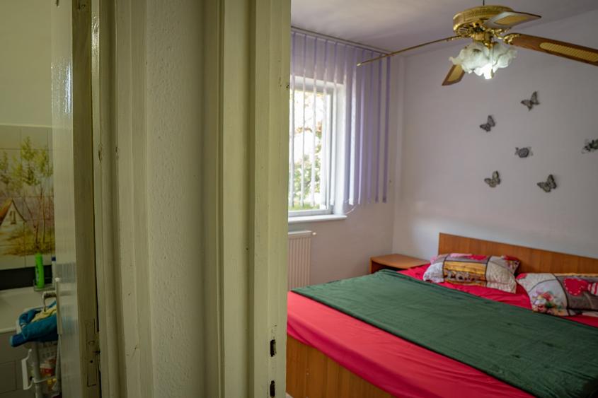 Apartament cu 2 camere semidecomandat în Moinești