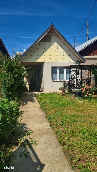 Casă cu 3 camere cu Teren 2157 Mp în Merișani