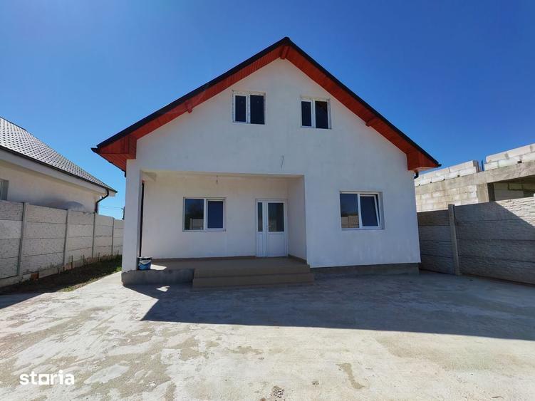 Casă cu 3 camere cu Teren 300 Mp în Lumina