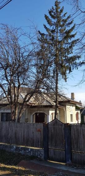 Casă cu 3 camere în Mărginenii de Sus
