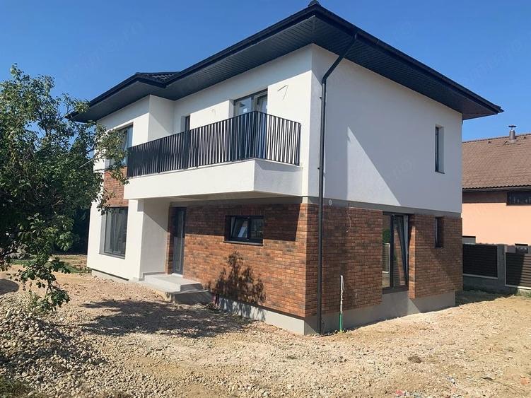 Casă cu 5 camere cu Teren 500 Mp în Central