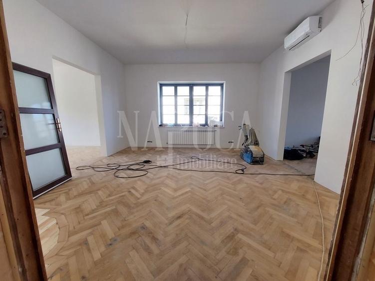 Casă individuală cu 12 camere cu Canalizare în Andrei Mureșanu