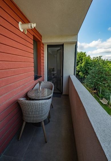 Apartament cu 3 camere decomandat, mobilat în Girocului