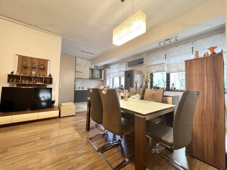 Apartament cu 3 camere decomandat, mobilat în Decebal