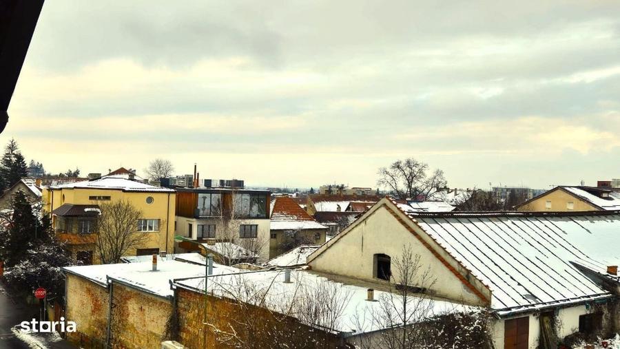 Casă cu 4 camere în Drumul Poienii
