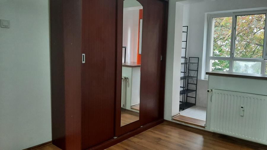 Apartament cu 3 camere decomandat în Dristor
