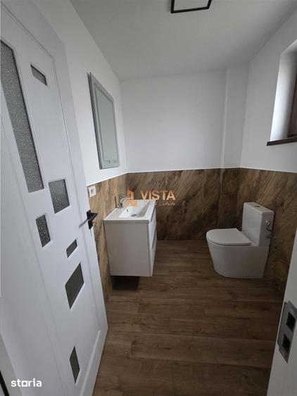 Casă cu 4 camere cu Canalizare în Central
