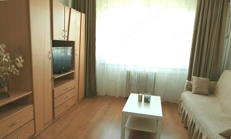 Apartament cu 3 camere semidecomandat, mobilat în Gara de Nord