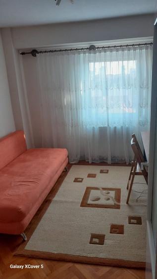 Apartament cu 3 camere decomandat în Aradului