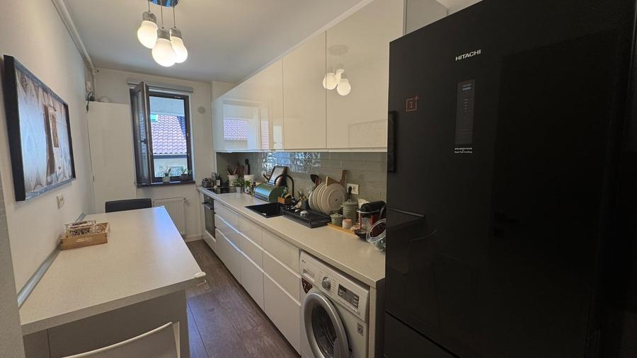 Apartament cu 2 camere decomandat, mobilat în Sisești