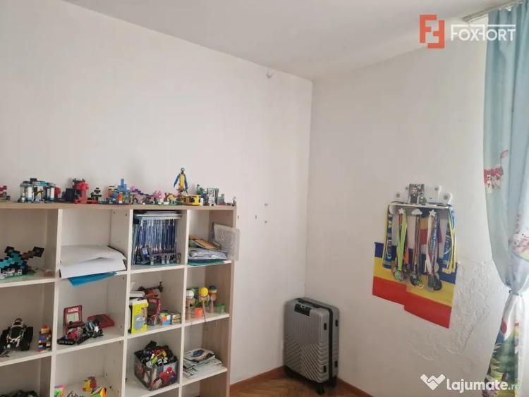 Casă cu 9 camere cu Teren 20 Mp în Moșnița Nouă