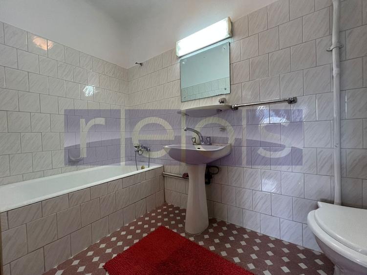 Apartament cu 5 camere decomandat, mobilat în Barbu Văcărescu