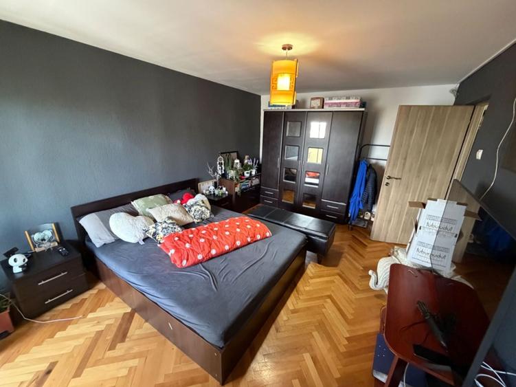 Apartament cu 3 camere decomandat în Cetate
