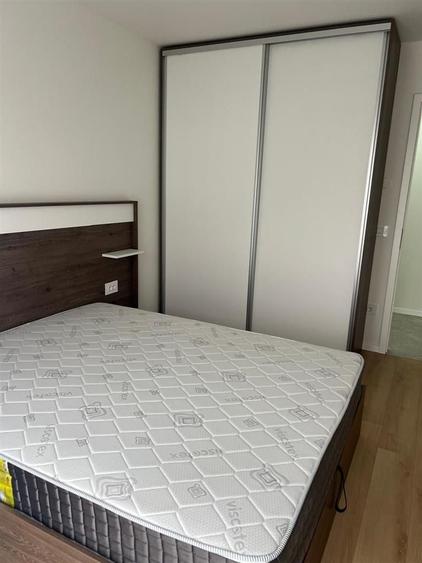 Apartament cu 2 camere semidecomandat în Tractorul