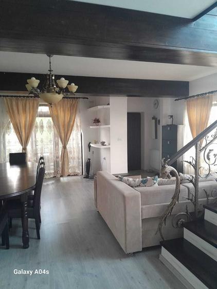 Casă cu 4 camere cu Teren 209 Mp în Central
