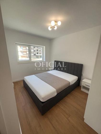 Apartament cu 3 camere semidecomandat, mobilat în Florești