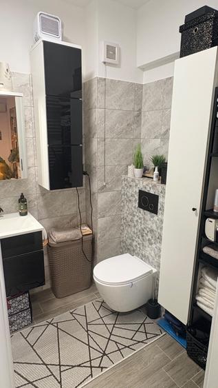 Apartament cu 2 camere semidecomandat în Apărătorii Patriei