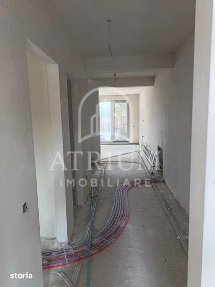 Casă cu 7 camere cu Teren 300 Mp în Tăuți