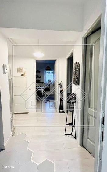 Apartament cu 3 camere decomandat în Piața Cluj