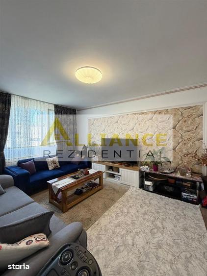 Apartament cu 4 camere decomandat în Ozana