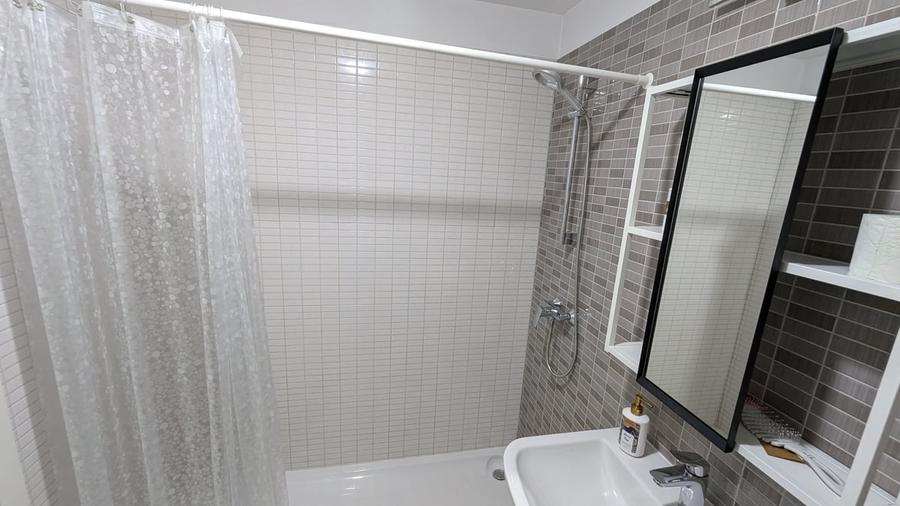Apartament cu 3 camere decomandat în Morarilor