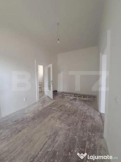 Apartament cu 4 camere decomandat în Centrul Istoric
