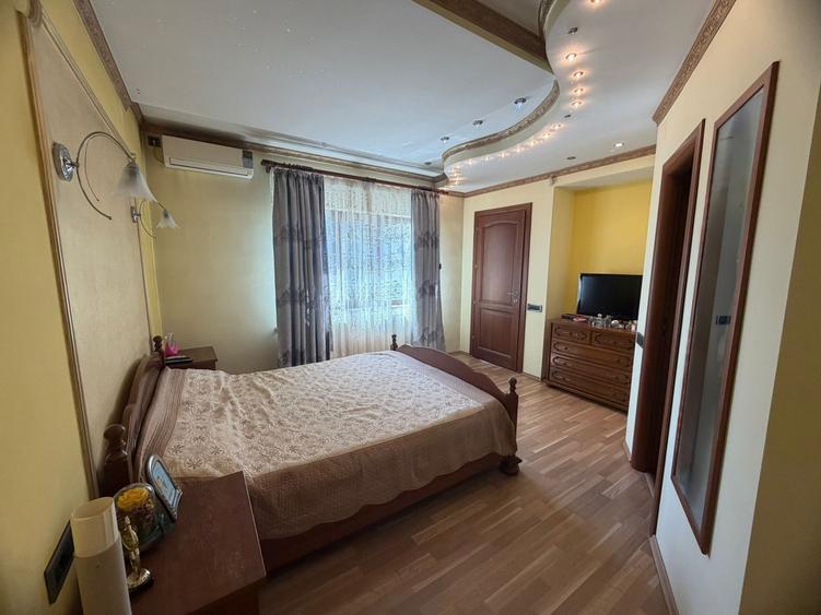 Casă individuală cu 6 camere cu Canalizare în Sălaj