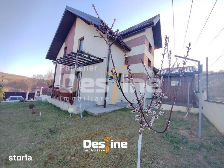Casă cu 4 camere cu Teren 380 Mp în Bârnova