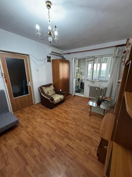 Apartament cu 2 camere semidecomandat în Brâncoveanu