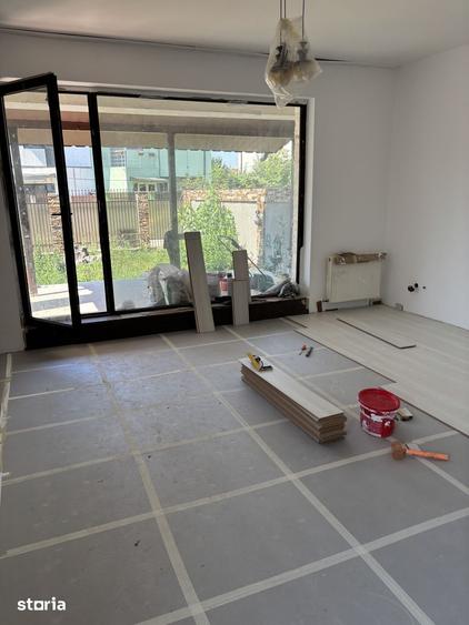 Casă cu 3 camere cu Teren 300 Mp în Central
