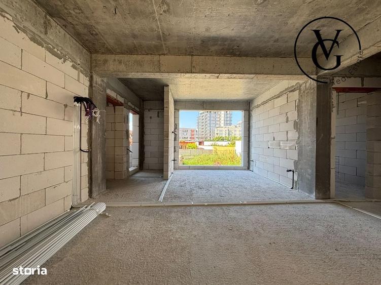 Apartament cu 3 camere decomandat în Palazu Mare