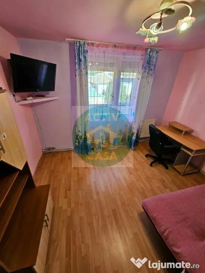 Apartament cu 3 camere decomandat în Central