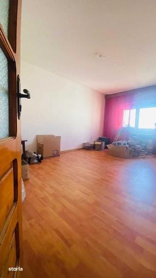Apartament cu 2 camere decomandat în Broșteni