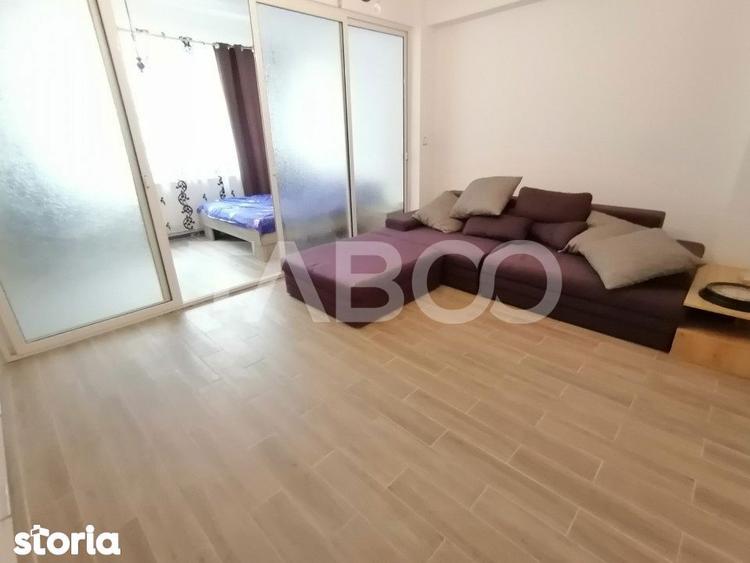 Apartament cu 3 camere semidecomandat, mobilat în Ștrand