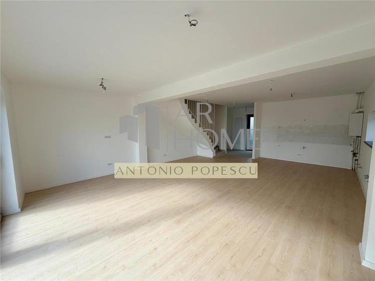 Duplex cu 4 camere cu Canalizare în Strejnicu