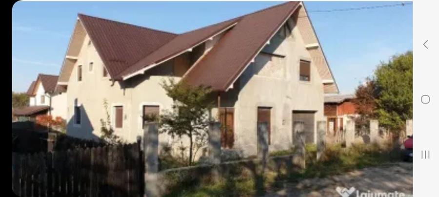 Casă cu 4 camere în Lipănești