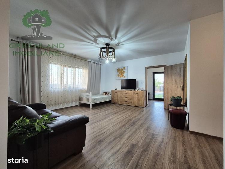 Casă cu 4 camere în Ciurbești