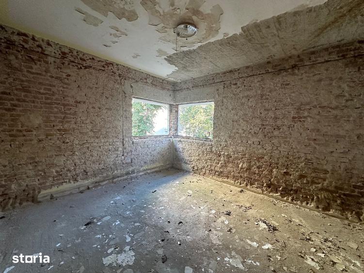 Casă cu 7 camere cu Teren 232 Mp în Floreasca